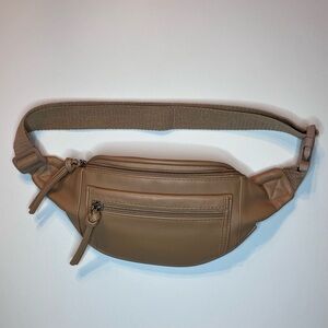 NWOT Target Wild Fable Faux Leather Waist Fanny Pack Bag Adjustable Strap Tan